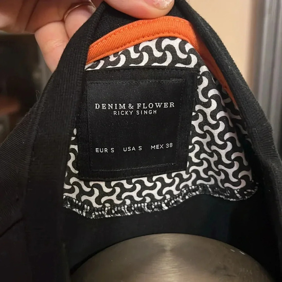 Spanglish Denim & Flower Ricky Singh Short Sleeve Funny Graphic Shirt Small Tee - Picture 6 of 10